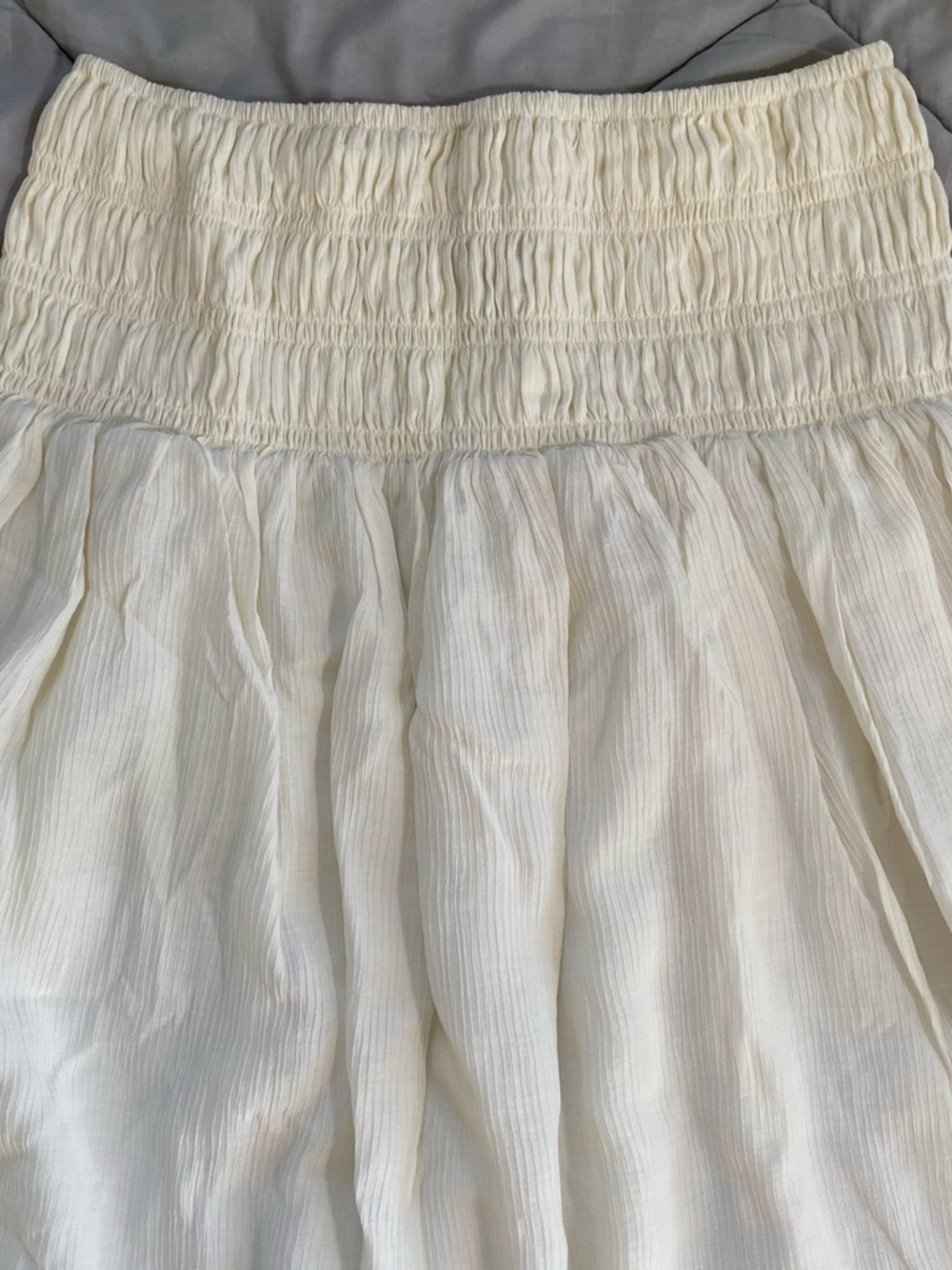 H&M Cream Smocked Waist Midi Skirt - Picture 2 of 5
